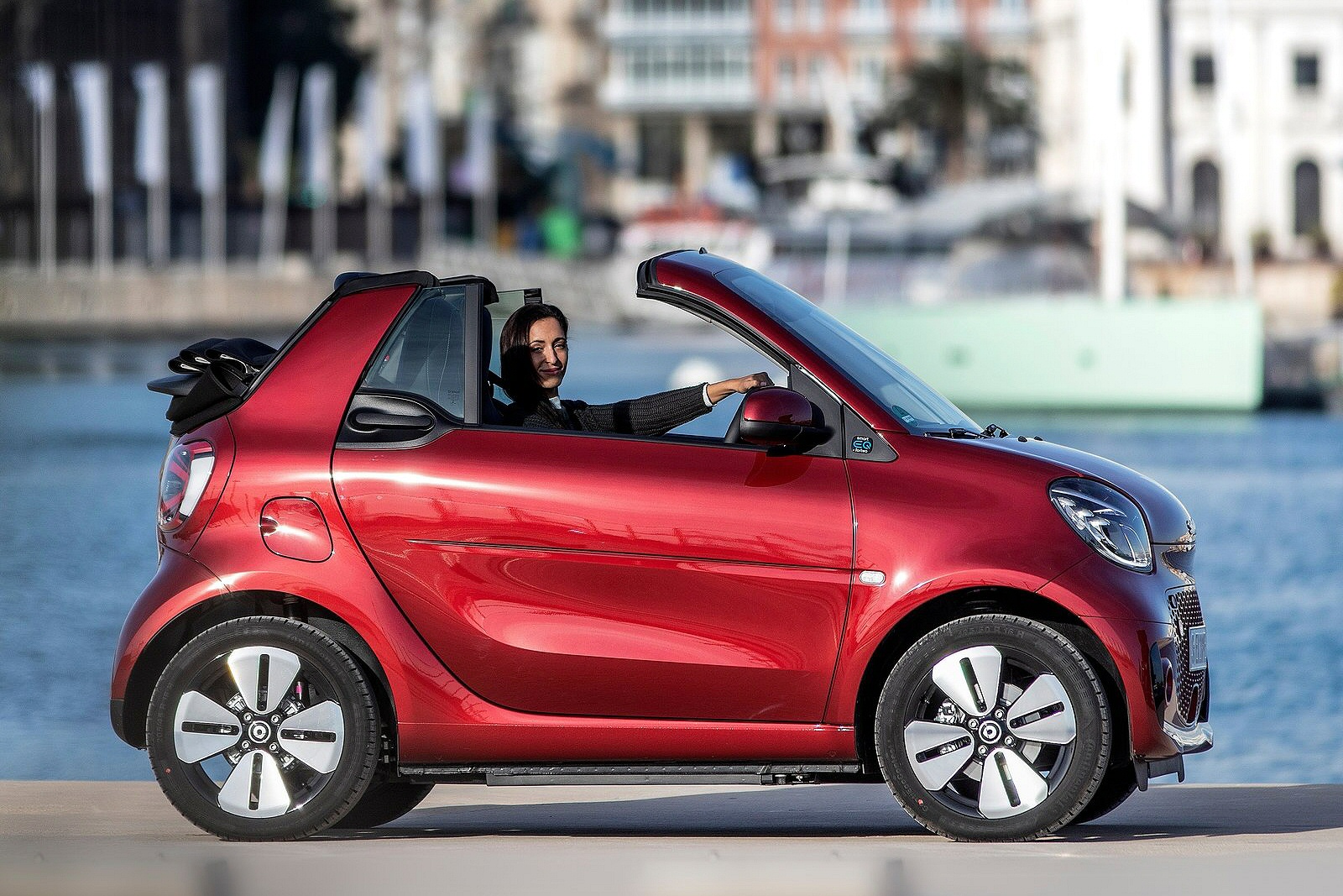 Smart Fortwo Electric Cabrio 60kW EQ Pulse Premium 17kWh 2dr Auto